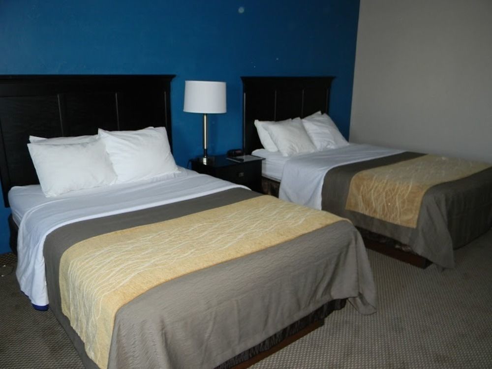 Boarders Inn & Suites By Cobblestone Hotels - Munising Wetmore Exterior photo